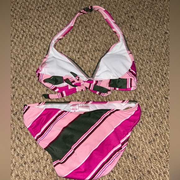 flattering 2000s swimsuit - Picture 2 of 2